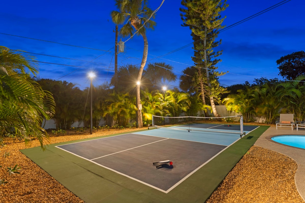 New! 12 min to AMI Beach + Pickleball + Mini-Golf