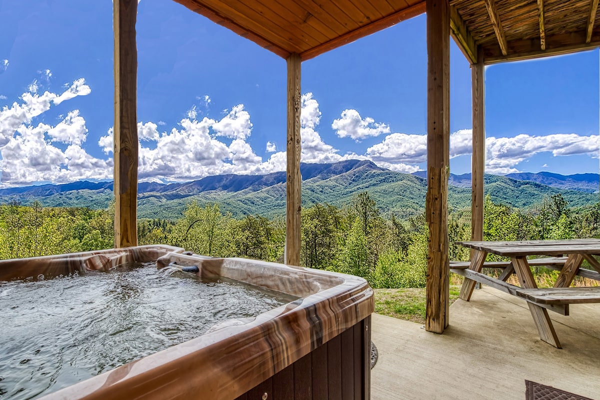 Freedom’s View- Breathtaking Views, Games, Hot Tub