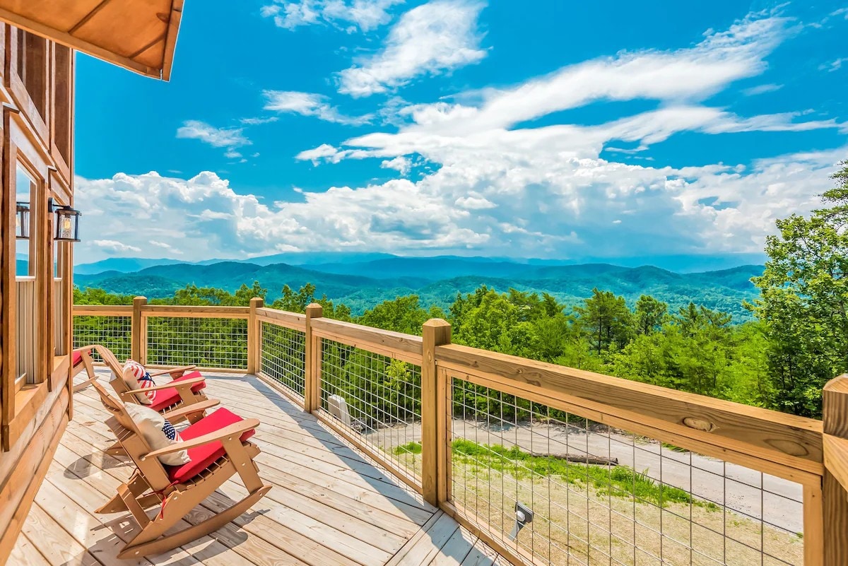 Freedom’s View- Breathtaking Views, Games, Hot Tub