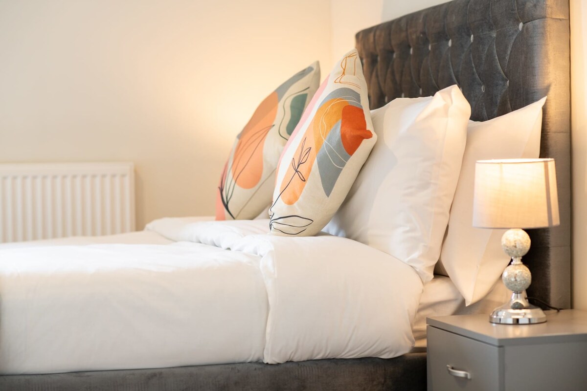 Fantastic 1 Bed Apartment in Crawley