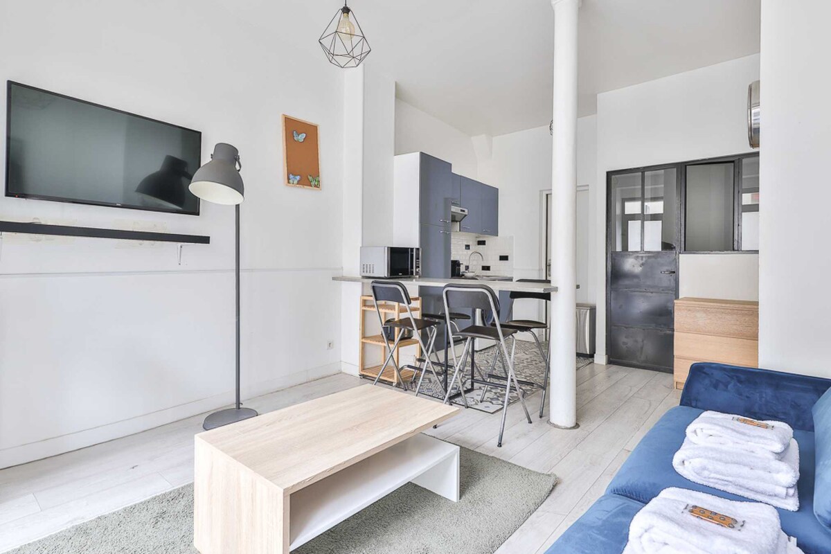 Apartment by the Seine: A Fresh Experience!