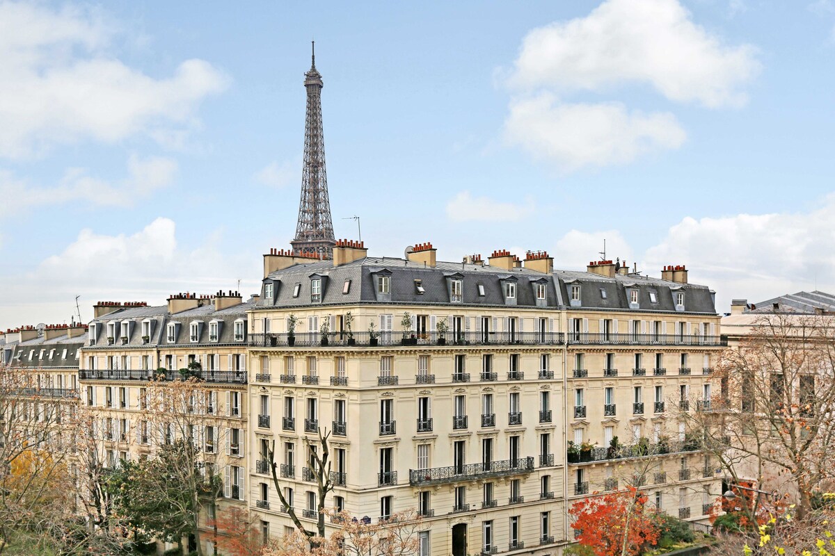 Luxurious Home in Triangle d'Or with Eiffel Tower