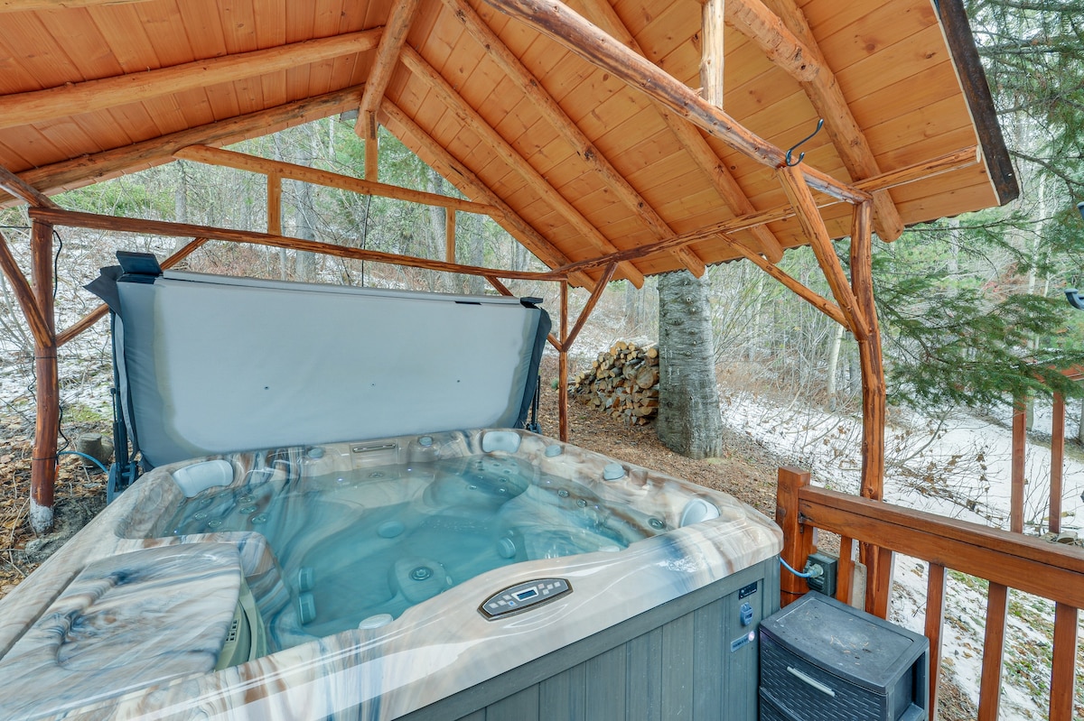 Dreamy Alpine Cabin w/ Hot Tub, Fireplace & More!
