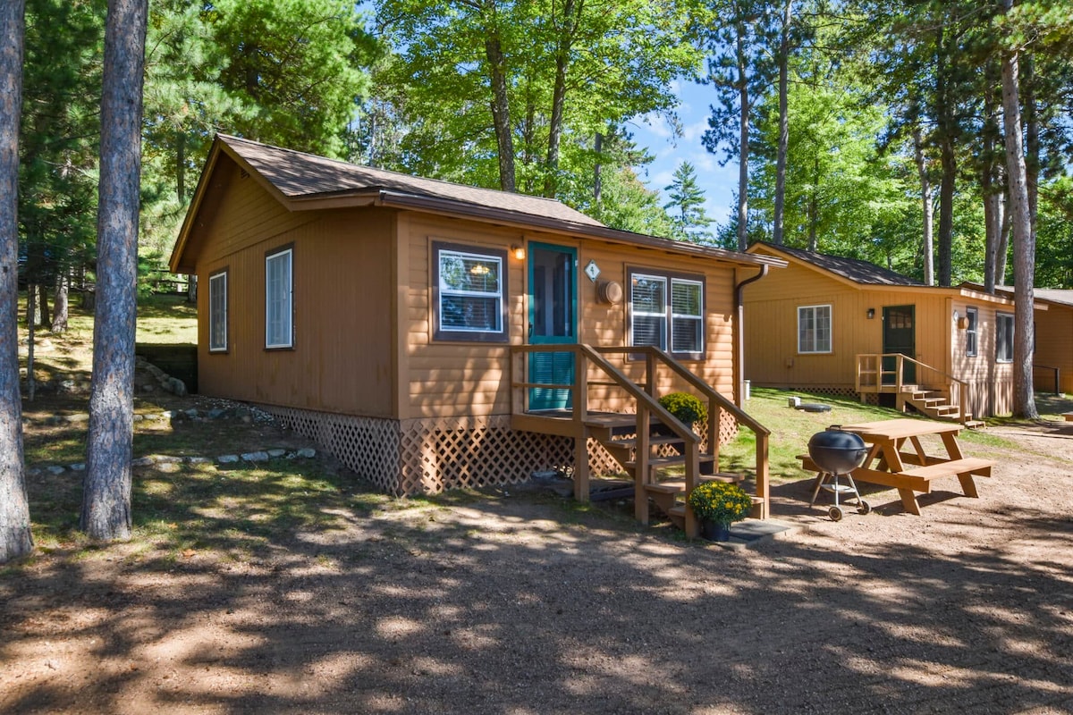 Whispering Waters Cabin #4