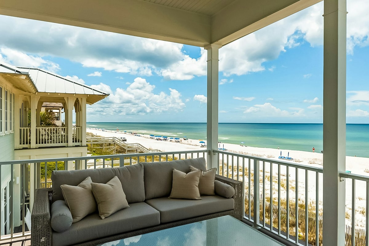 3BR oceanfront oasis with pool & balcony views