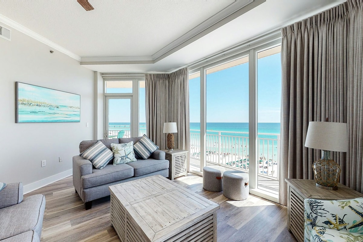 Incredible 3BR Oceanfront 6th-Floor | Balcony