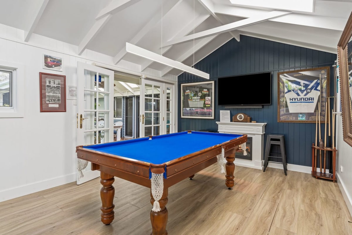 Luxurious Cottage-Spa, Pool Table, Kayaks, EV char
