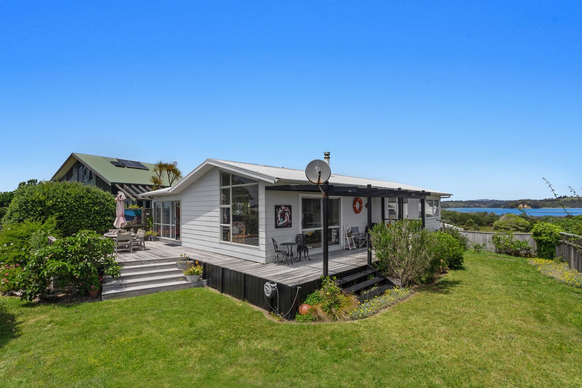 The Bachela - Ohope Beach Holiday Home