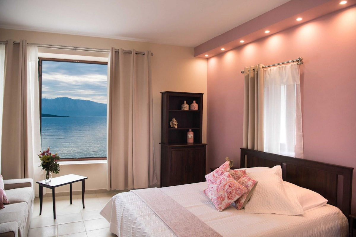 NV Pink Suite Nikiana Lefkada     AV Properties