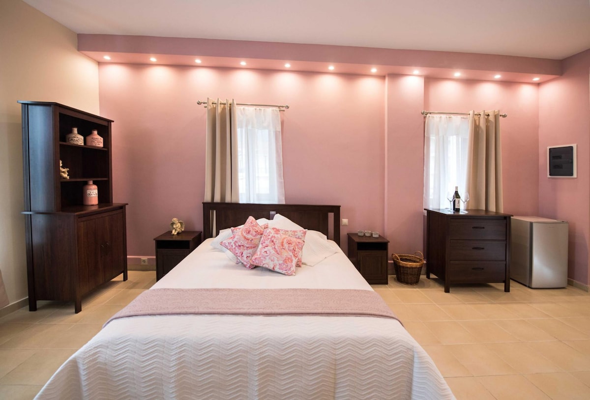NV Pink Suite Nikiana Lefkada     AV Properties