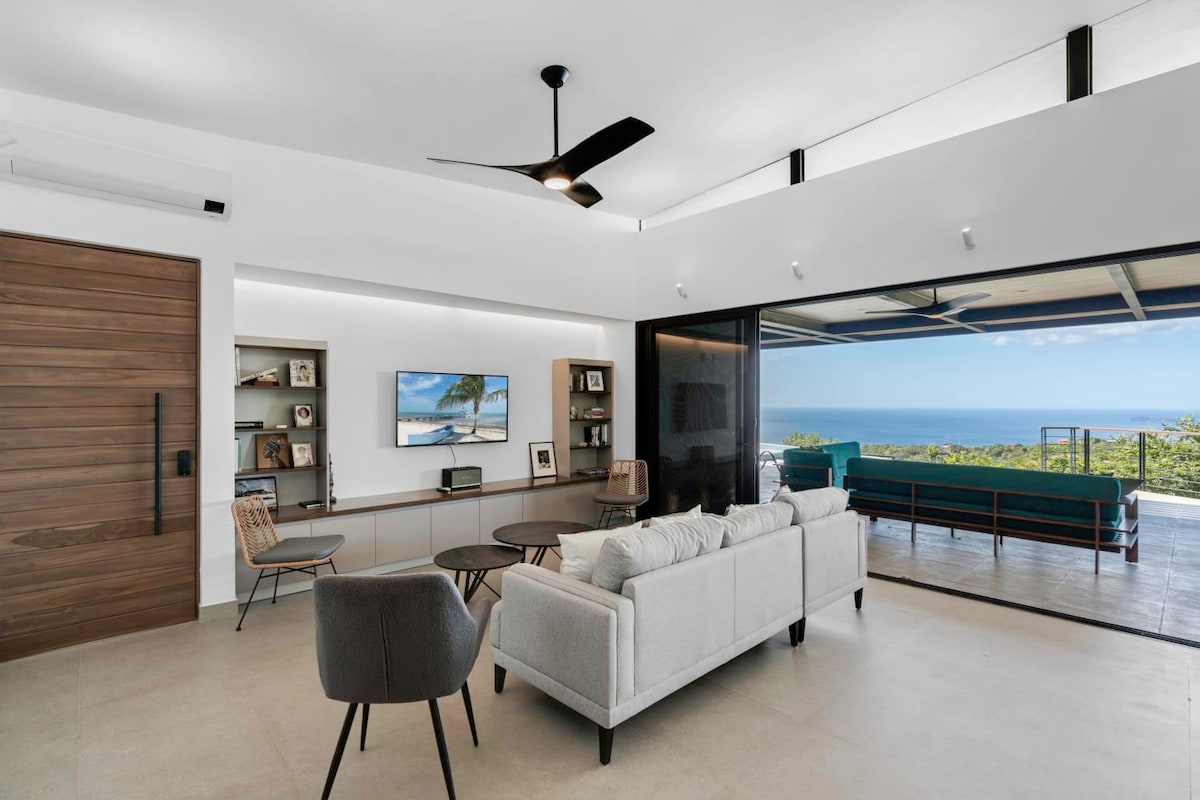 Stunning 4-BD Home with Pool, Dazzling Ocean Views