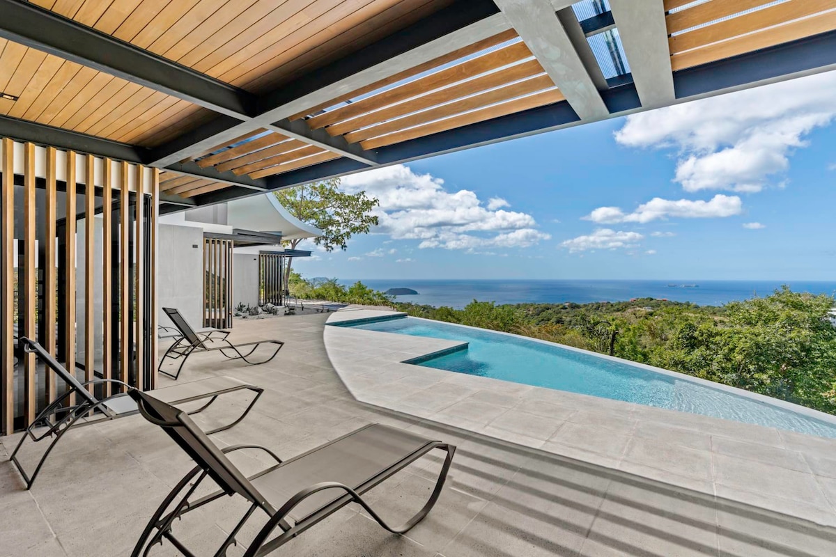 Stunning 4-BD Home with Pool, Dazzling Ocean Views