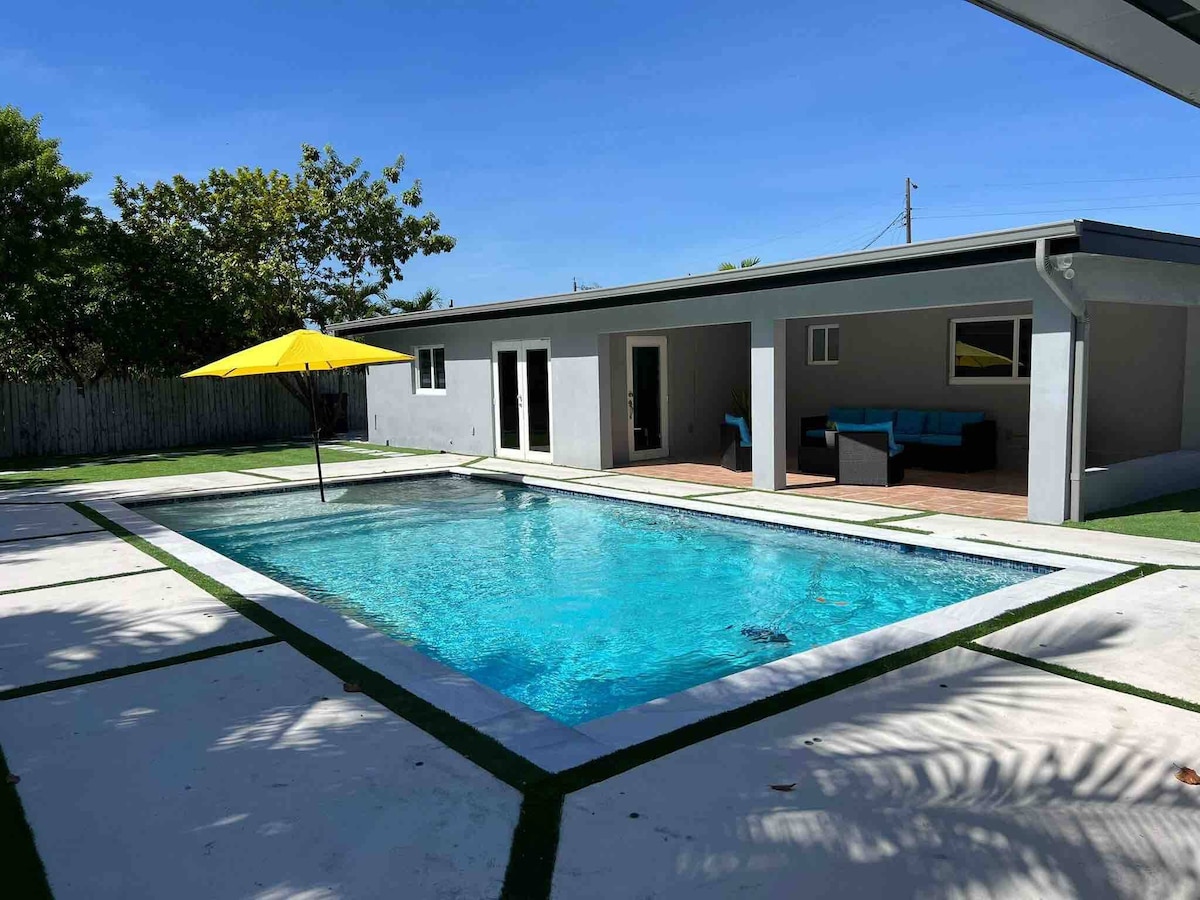 New! Grand Villa Paradise Miami AB ~Heated Pool~