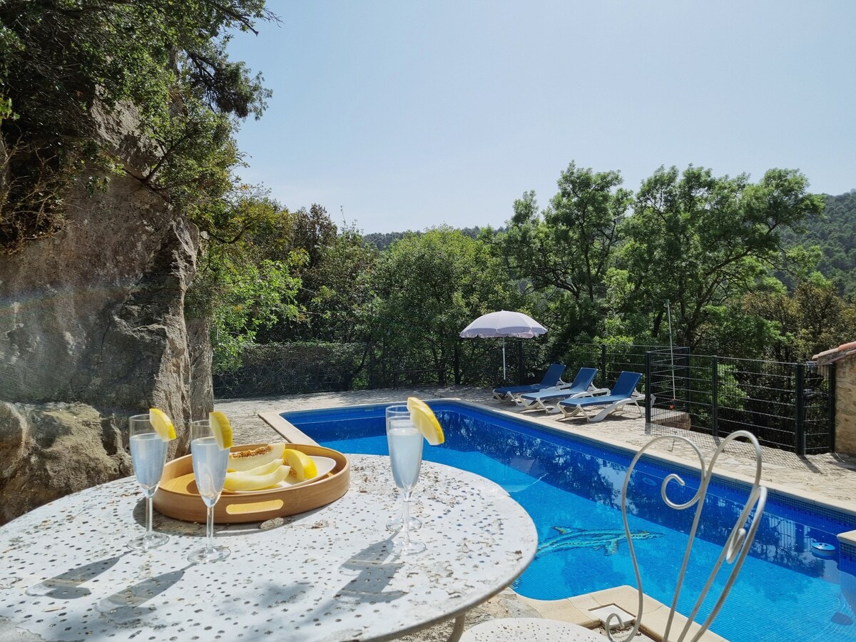 Holiday house in Paguignan with private pool