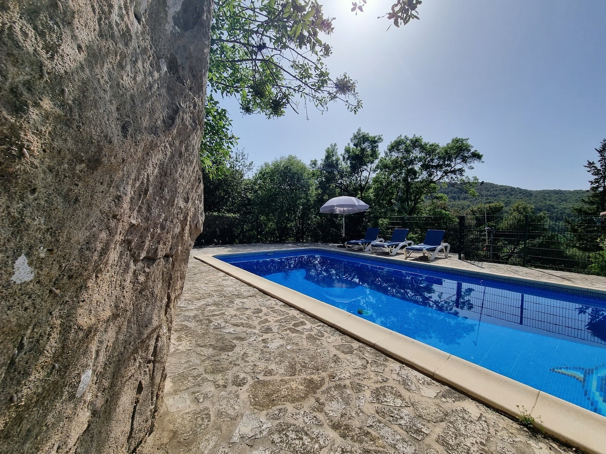 Holiday house in Paguignan with private pool