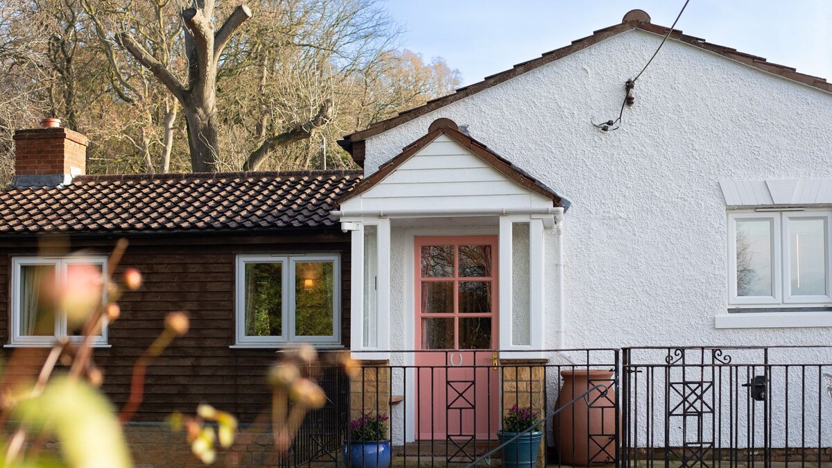 Sundown Lodge, Weston Subedge near Dover's Hill