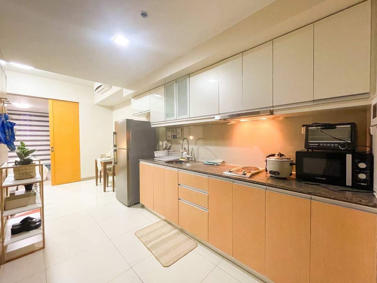 Deluxe 1BR - BGC Uptown - Netflix, Pool #ournw24l