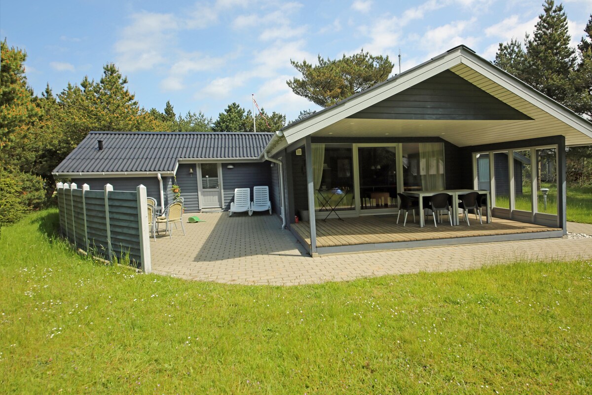 Cottage on large enclosed plot