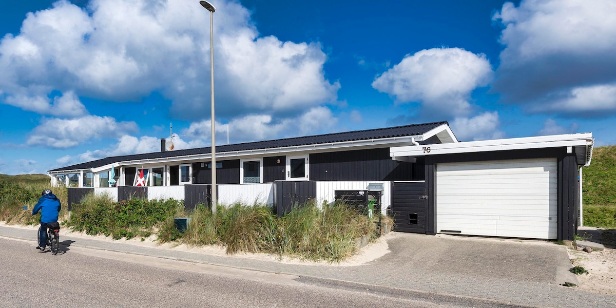 Cozy cottage for 4 people with seaview