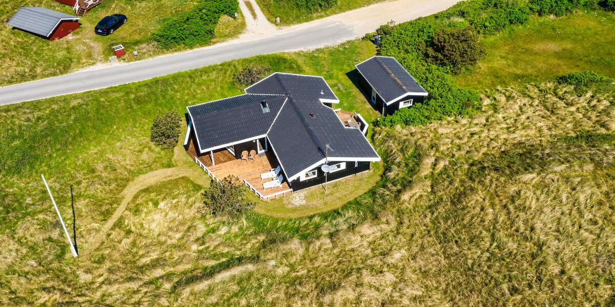 Cozy cottage located on undisturbed dunes