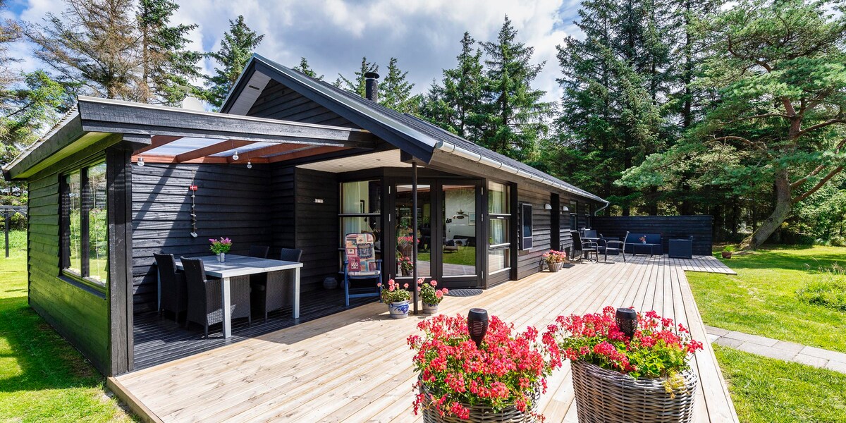 Cozy summerhouse with open kitchen and sauna