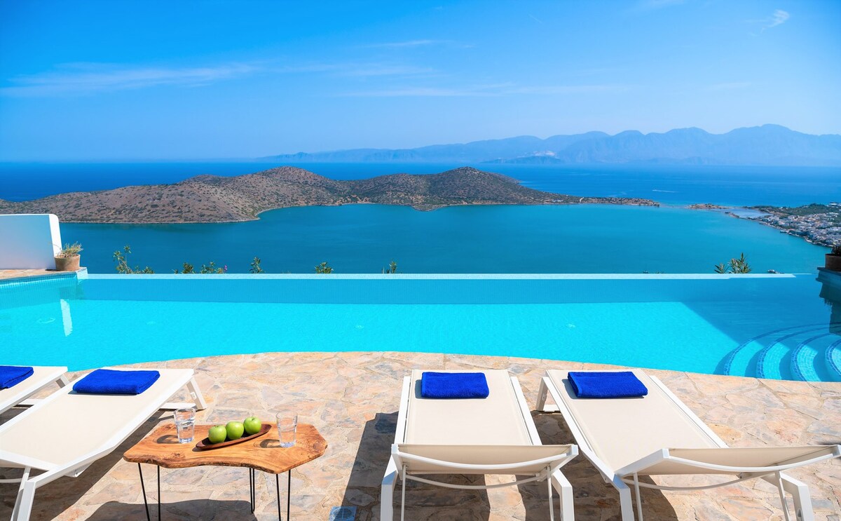 Luxurious Villa Orea - With Private Heated Pool