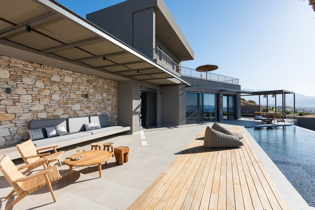 Luxurious Villa Kokoblue - With Heated Pool