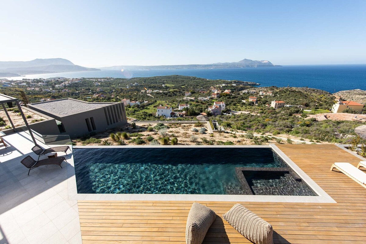 Luxurious Villa Kokoblue - With Heated Pool