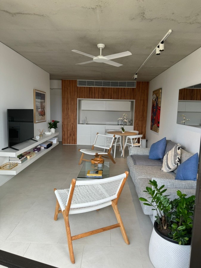 Modern Beach Ocean View | 1 BDR Parking Balcony AC