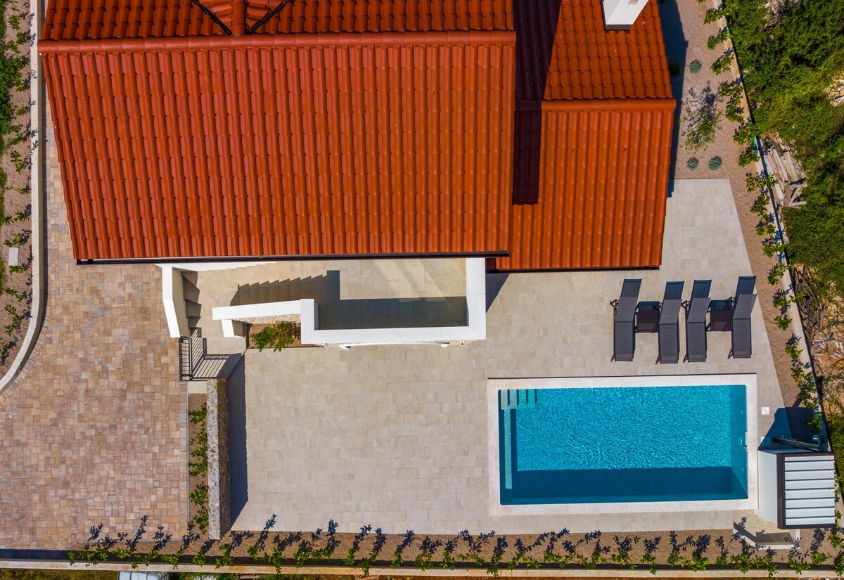 New Villa Malina with heated pool