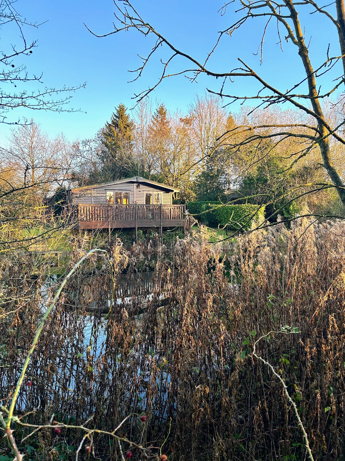 'Mallard' - Secluded Rustic Lodge - Fishermans dream!