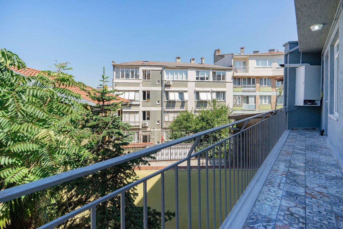 Flat w Balcony Near Grand Mosque in Osmangazi