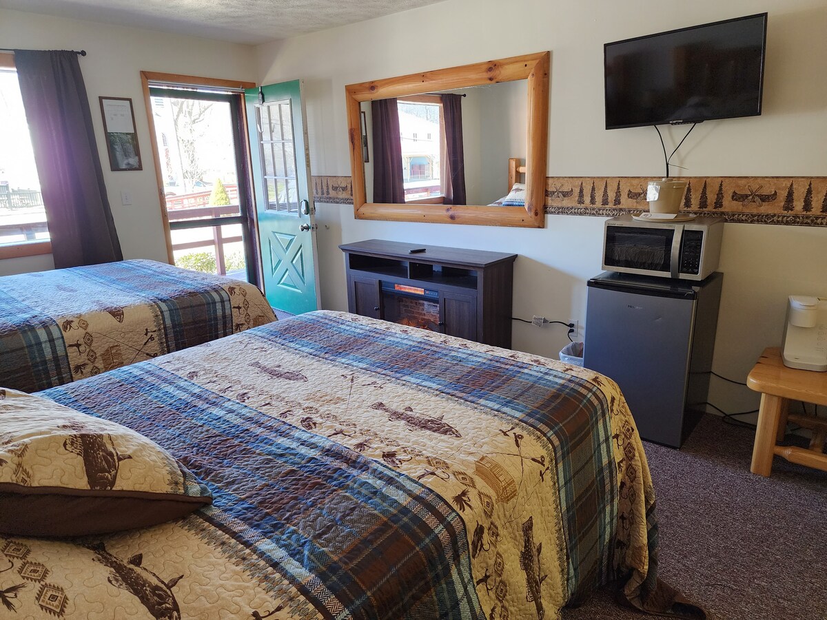 Cucumber | 1BR ,1BA, Cabinesque Motel in Ohiopyle