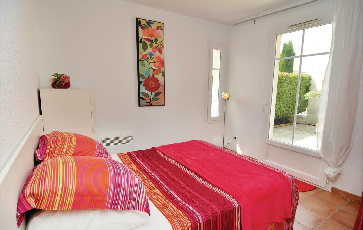 Awesome home in Aigues-Mortes with WiFi