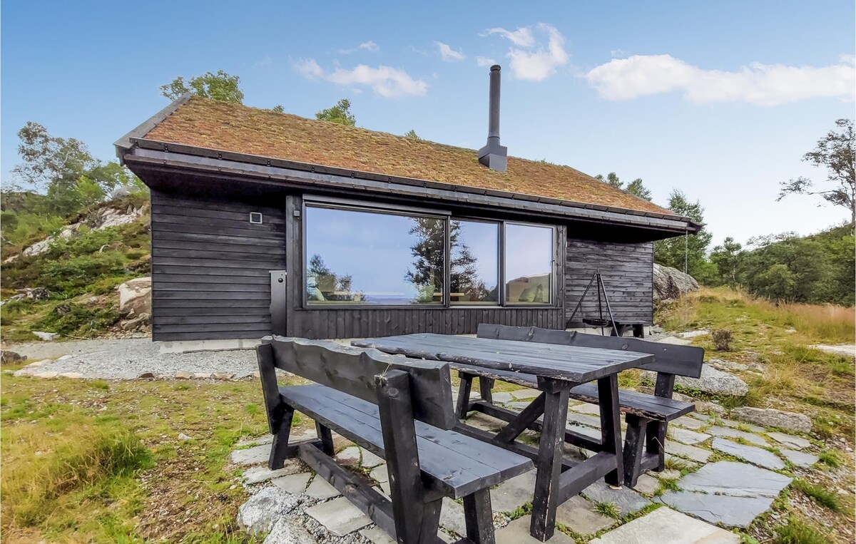 Gorgeous home in Jøsenfjorden with sauna