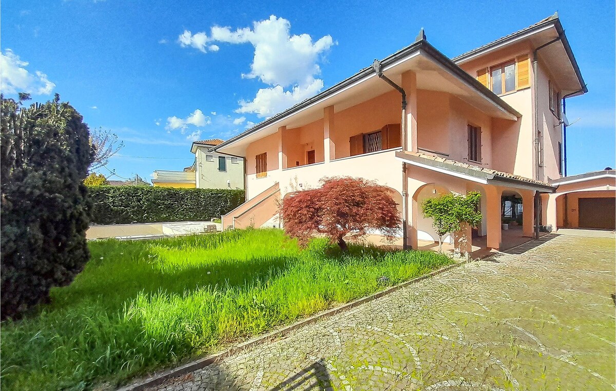 Nice home in Castelnuovo Bormida with kitchen