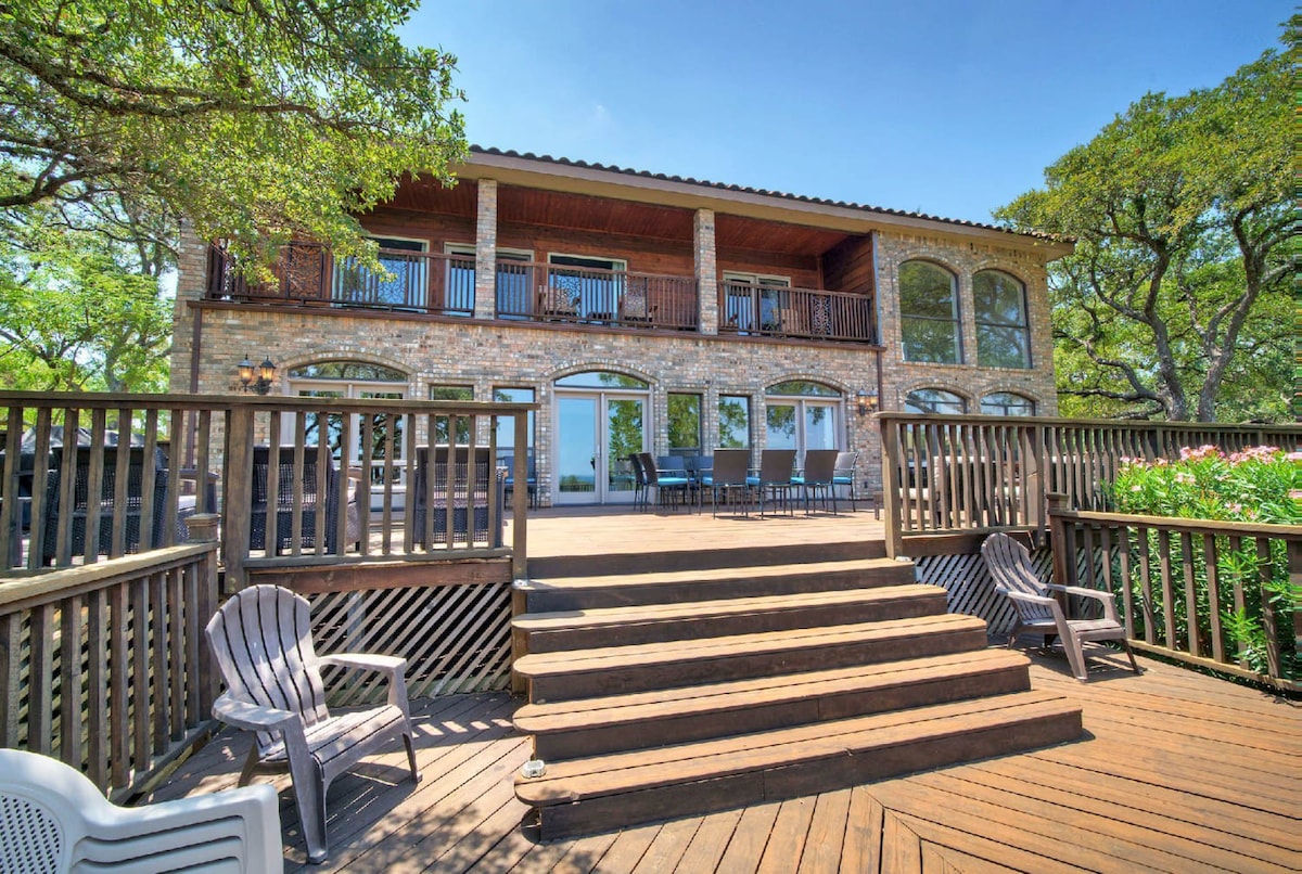 Upstay - 10-acre Waterfront Mansion with Jetty