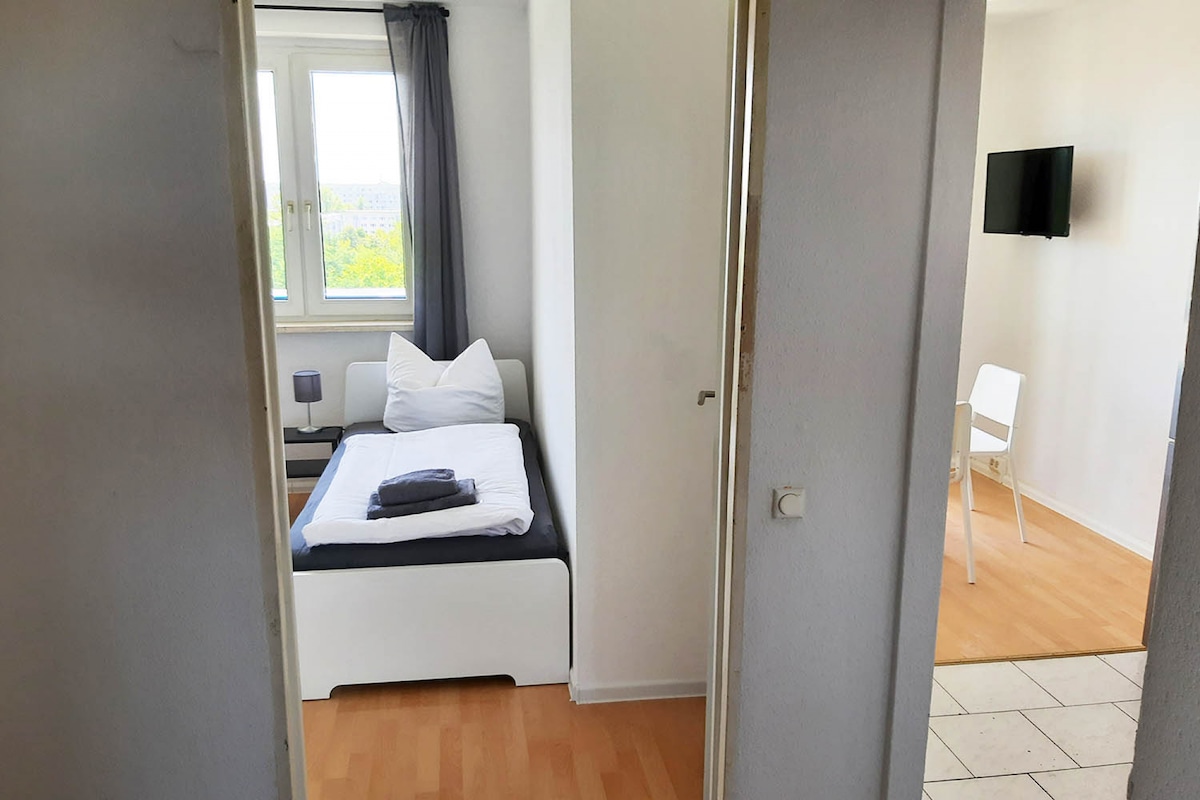 HAL19 cozy flat with free WiFi in Halle