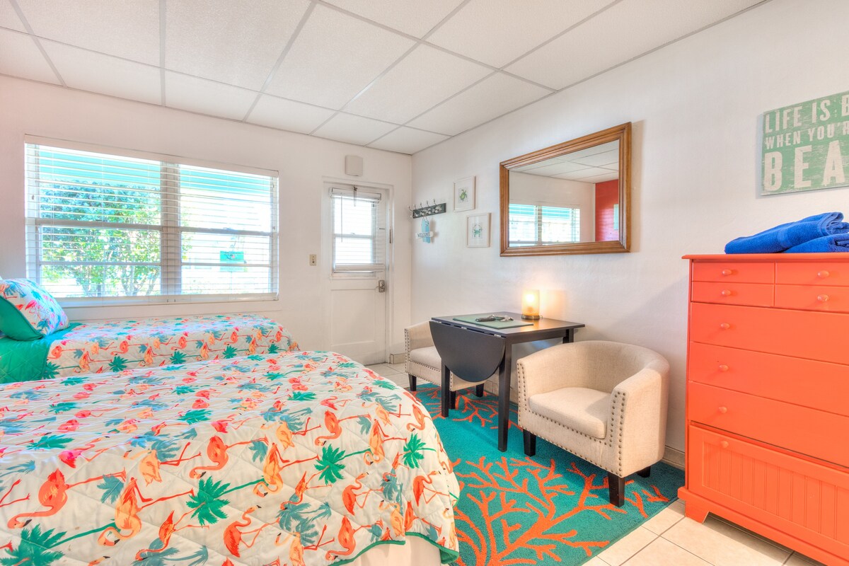 Tropic Terrace Suite #24 - Beachfront Resort