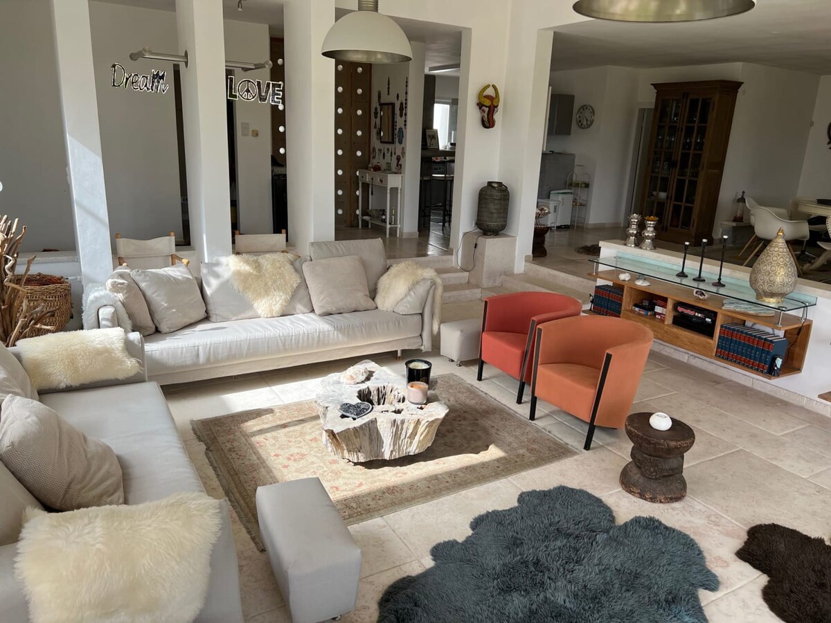 Tranquil Villa With Stunning Views in Caesarea