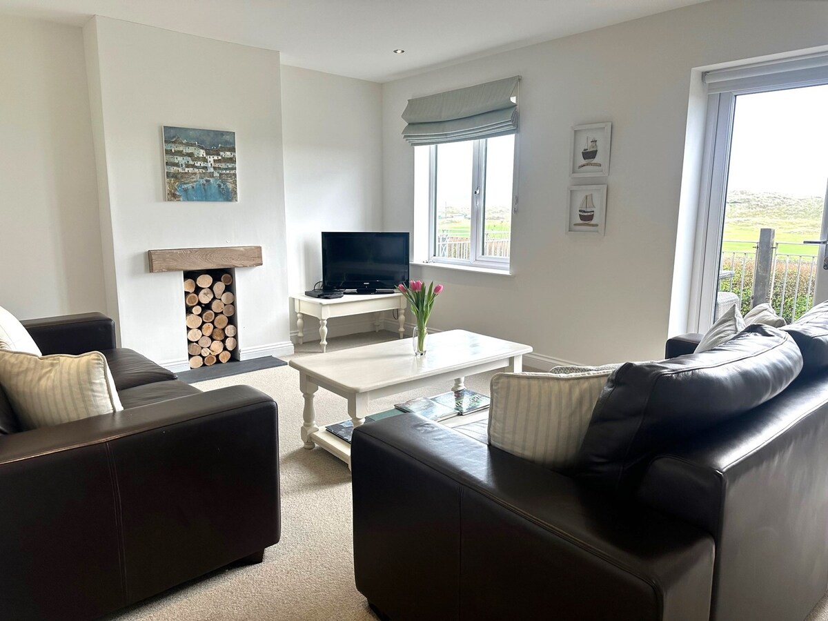 3 Bed in Aberdovey (DY007)