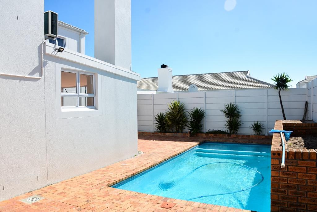 Immaculate 4 Bed House in Cape Town