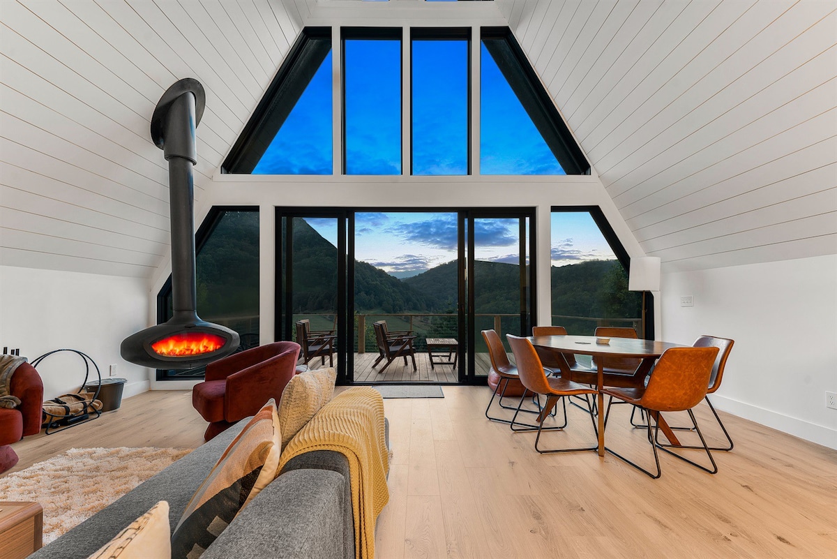 Stunning Double A-Frame - Mountain Views - Hot Tub