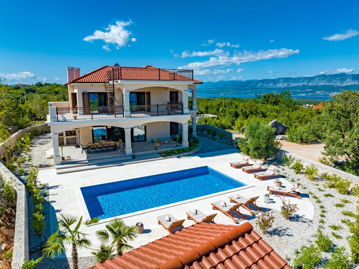 Luxury villa Glabrova with pool and sauna on Krk