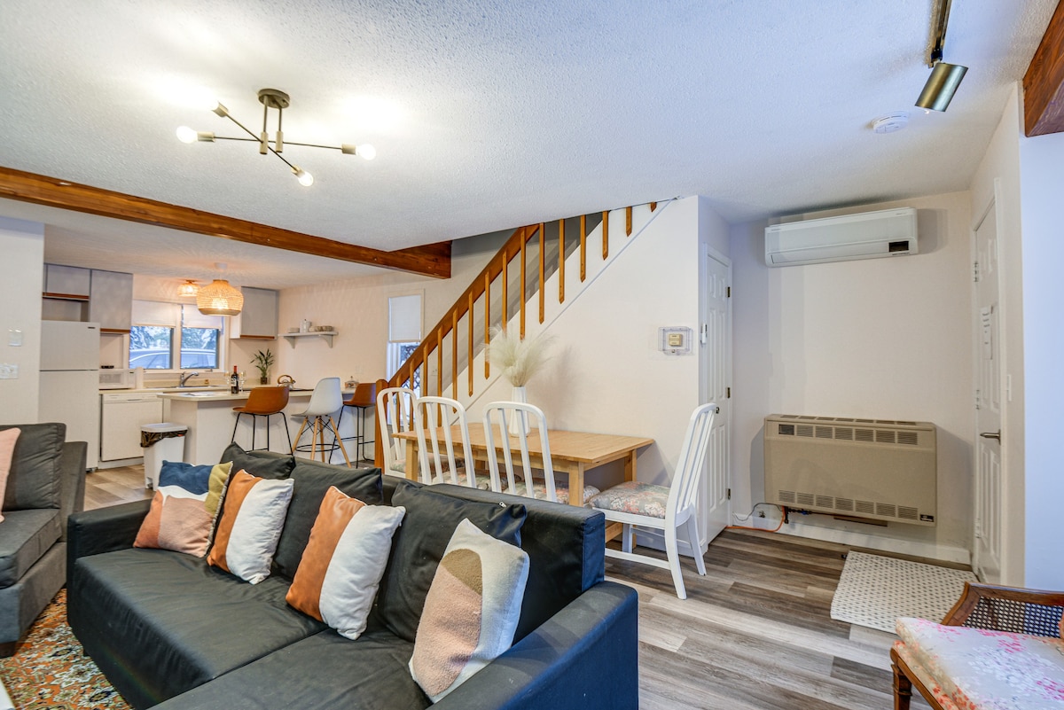 Cozy Conway Retreat Near Skiing + Hiking Trails!