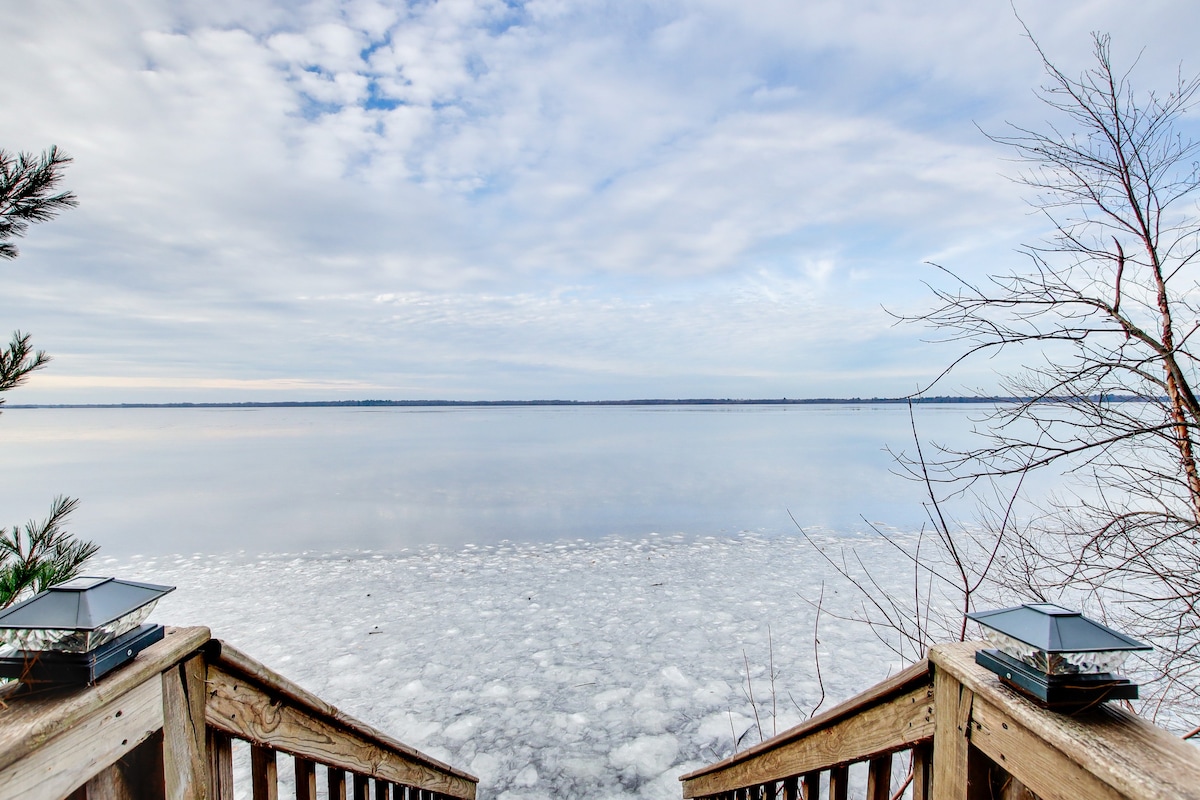 Versatile Castle Rock Lake Home with Fire Pit!