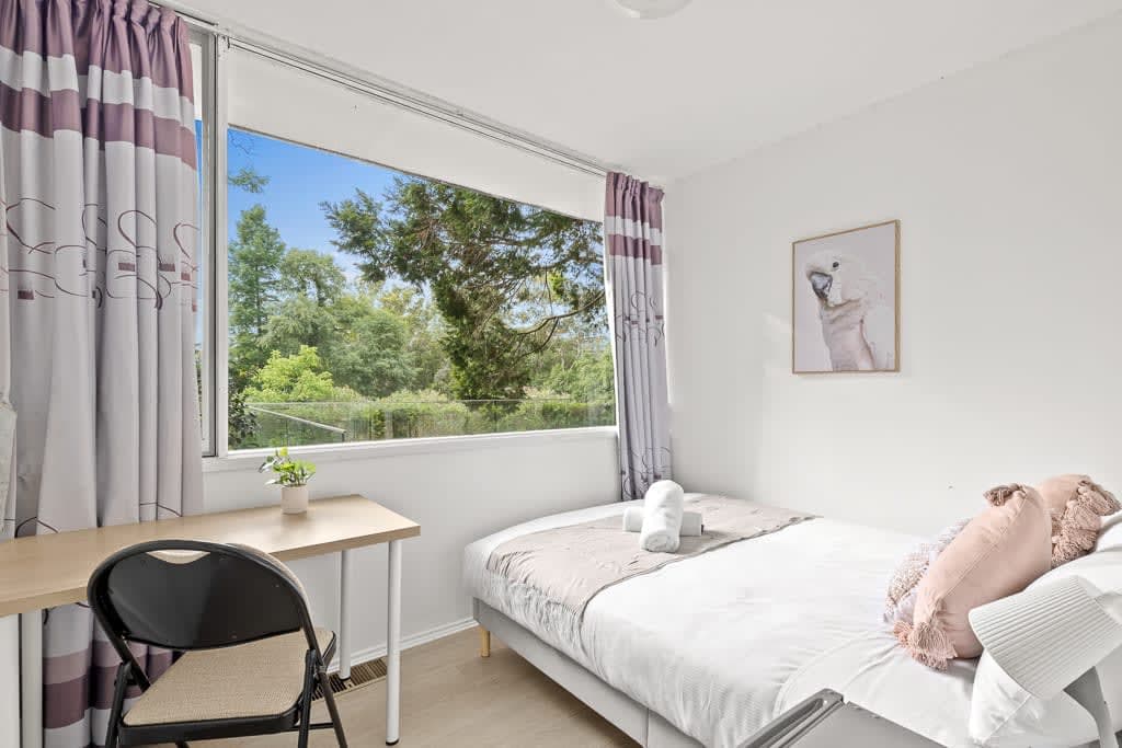 Cozy Queen Room in Pymble