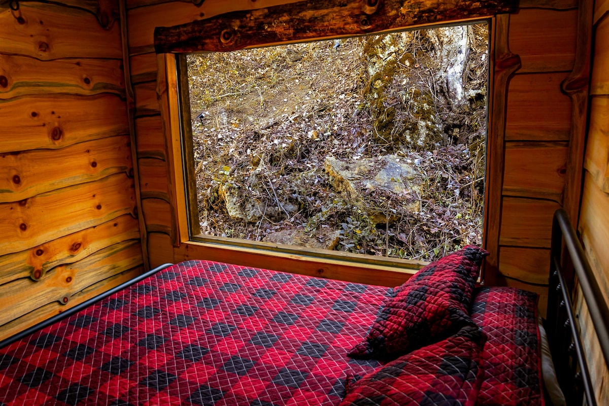 Glamping Cabin | Huge Window| Unique Boulder Views