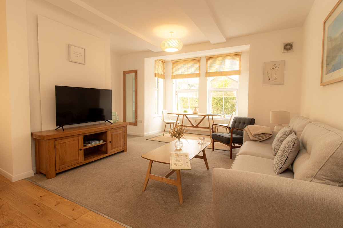 Haughmond - Delightful Serviced Apartment