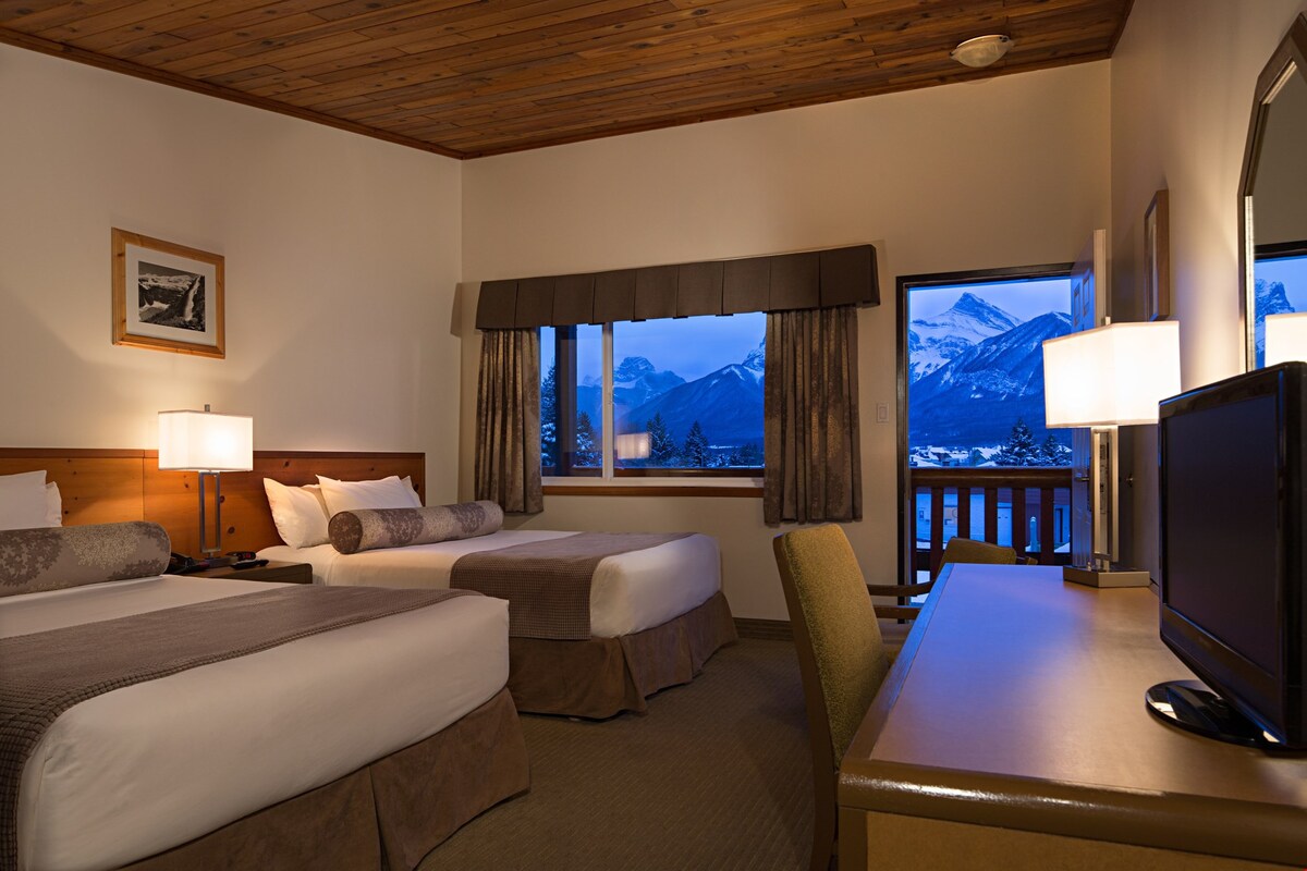 Great Value Room at the Entrance to Banff Park!